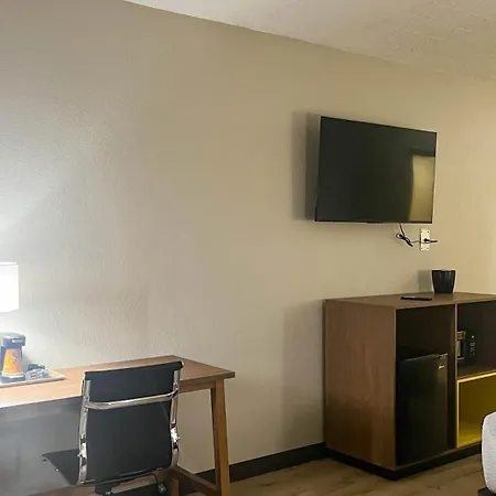 Studio 6 Suites Fremont, Oh-3